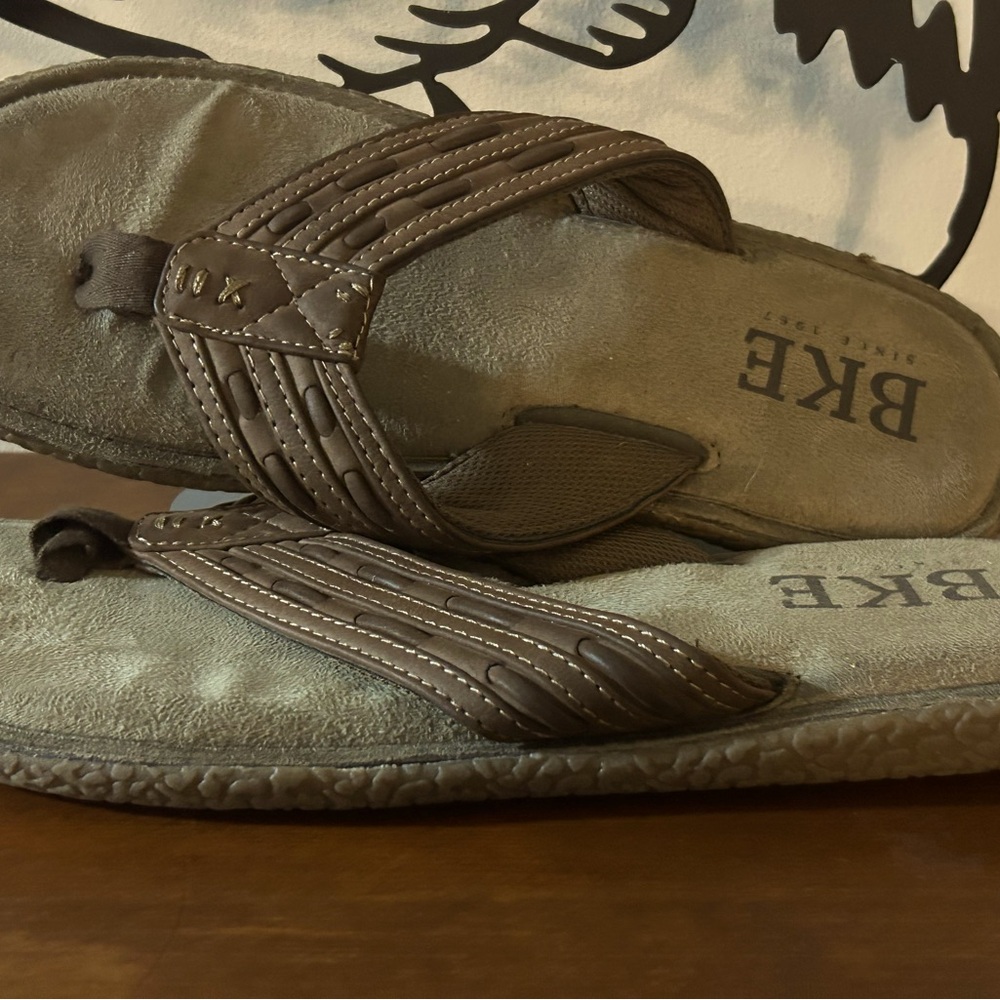 Never Worn BKE Buckle Brand Men’s Sandals 11 1/2 Size